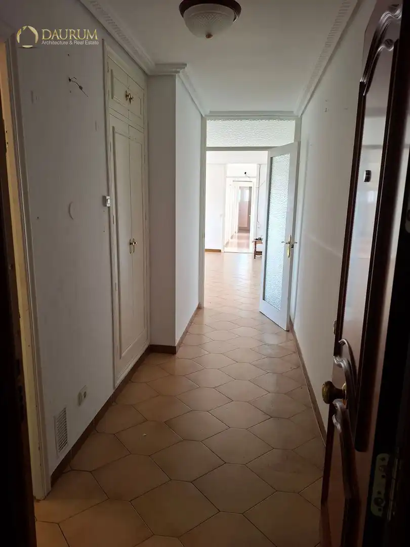 Flat for sale in Sevilla  with Air Conditioner, Heating and Terrace