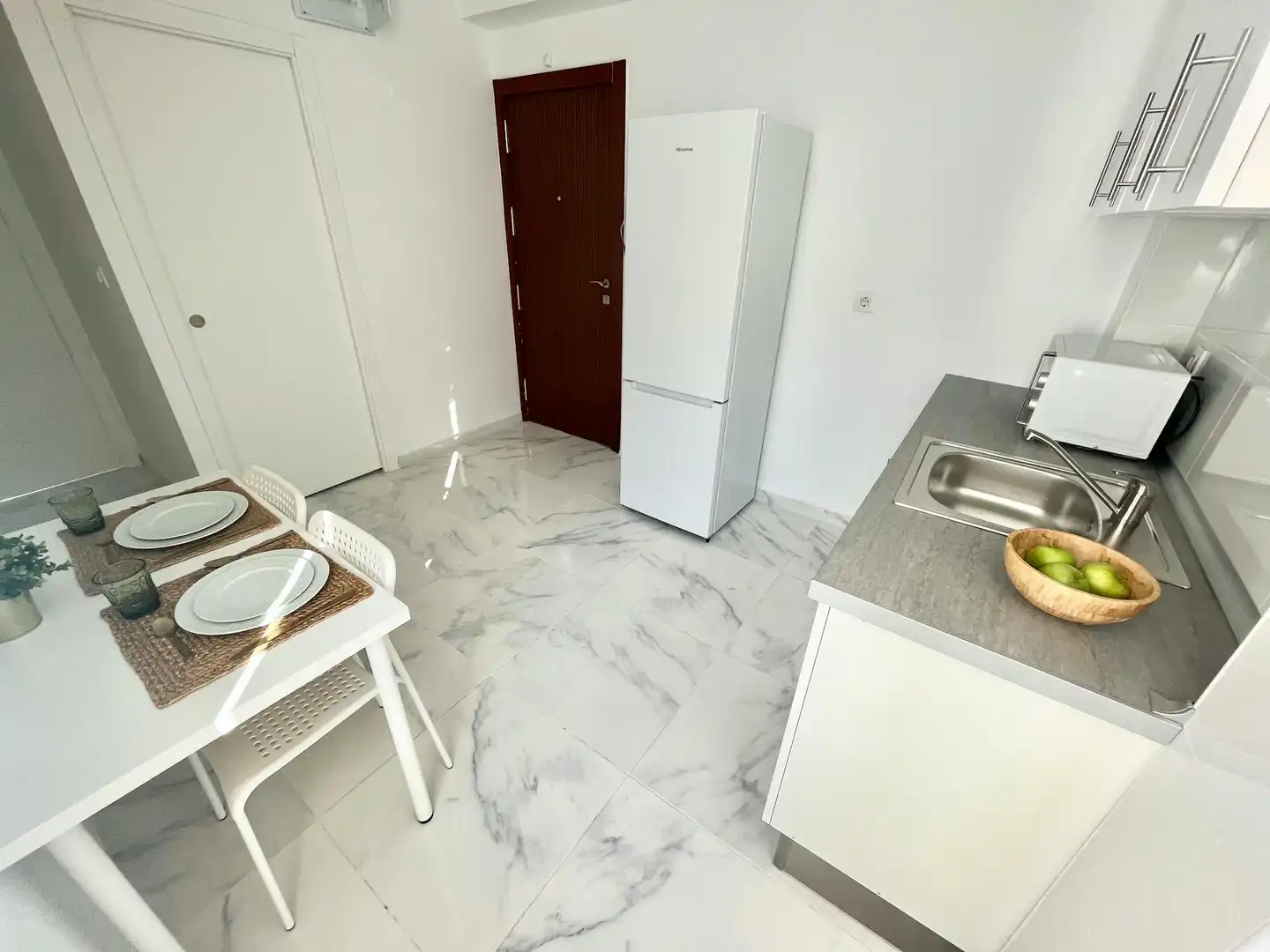 Kitchen of Flat for share in Sevilla  with Furnished, Washing machine and TV