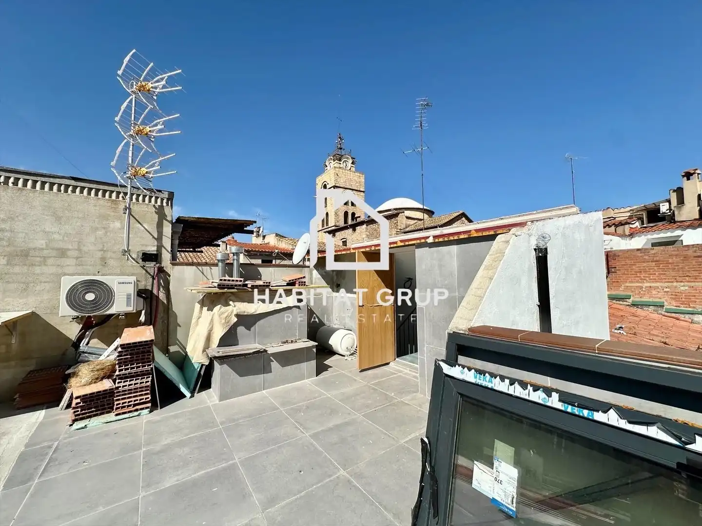Vista exterior de Àtic en venda en Santa Coloma de Farners amb Aire condicionat, Calefacció i Terrassa