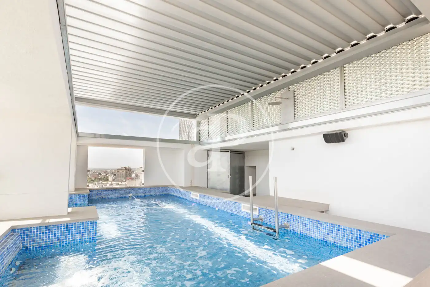 Piscina de Àtic en venda en Madrid amb Aire condicionat, Calefacció i Terrassa