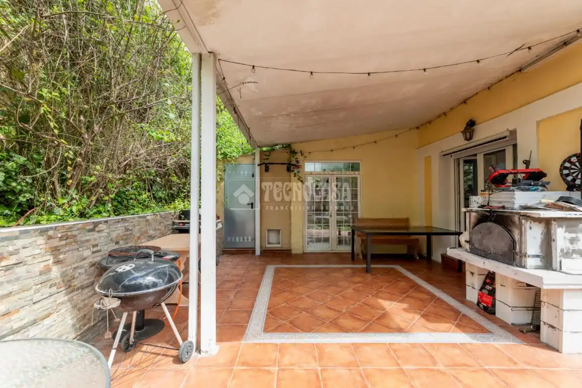 Terrassa de Casa adosada en venda en Torrelodones amb Calefacció, Jardí privat i Piscina