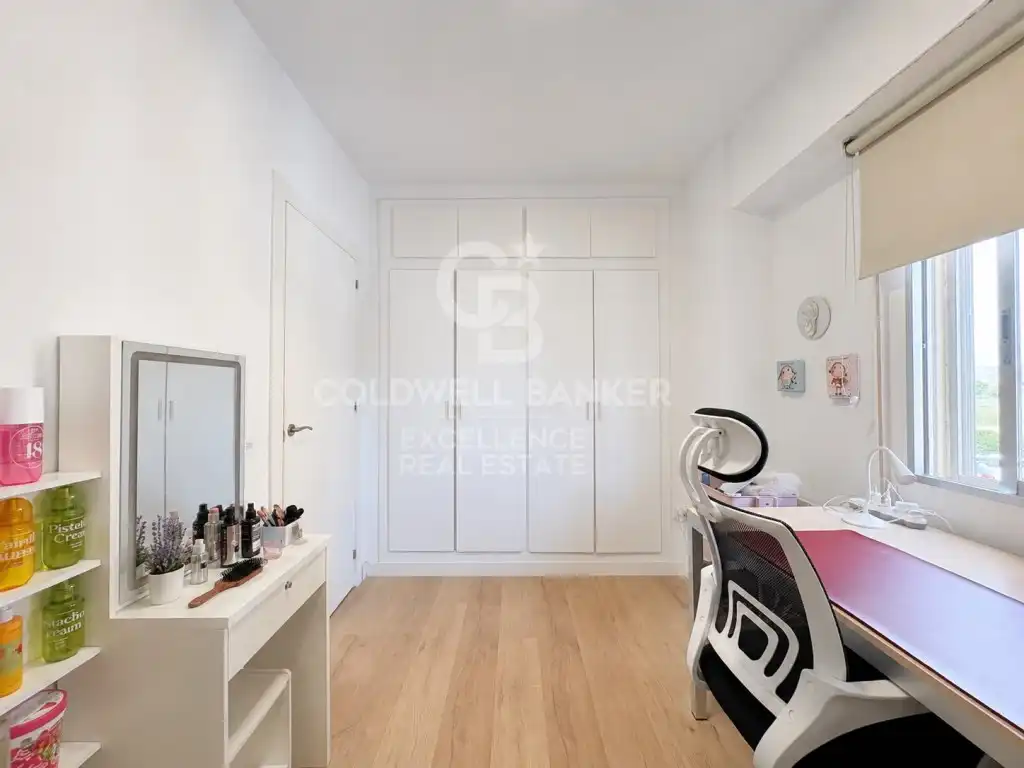 Vista exterior de Planta baja en venta en El Puig de Santa Maria con Jardín privado, Piscina y Horno