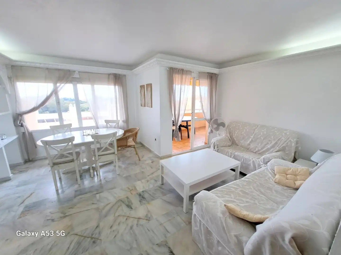 Sala d'estar de Pis en venda en Estepona amb Aire condicionat, Calefacció i Terrassa