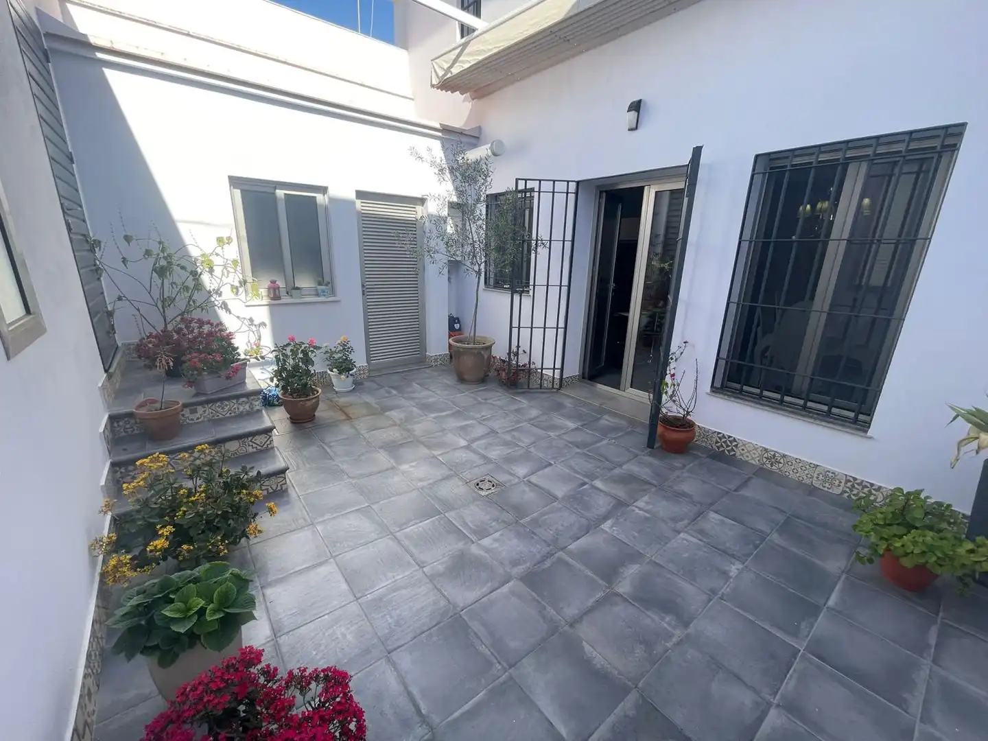 Terrassa de Casa o xalet en venda en La Rinconada amb Aire condicionat