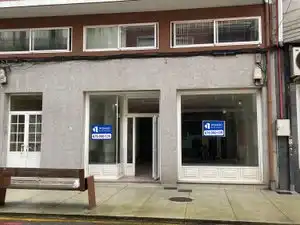Local comercial de lloguer a Avenida del Doctor Tourón 15