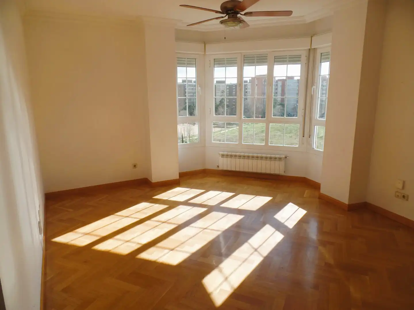 Sala de estar de Piso en venta en Madrid con Aire acondicionado, Calefacción y Parquet
