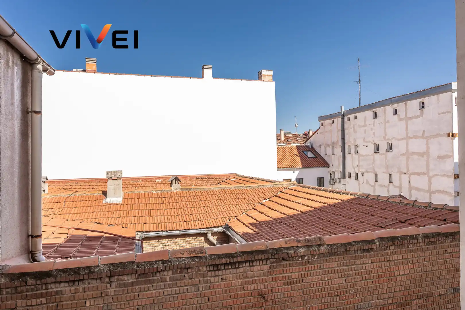 Vista exterior de Pis en venda en Madrid amb Calefacció i Balcó