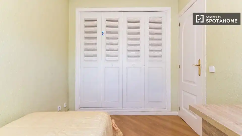 Room in La Florida - El Plantío