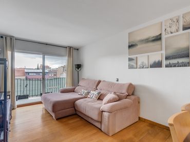 Piso con balcón en venta en Eixample Sud – Migdia