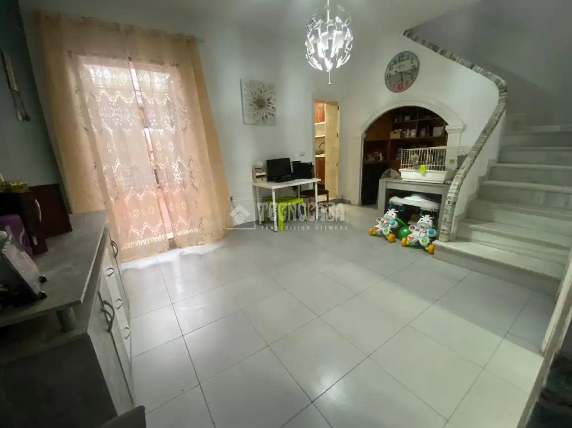 Casa adosada en venta en Sanlúcar la Mayor