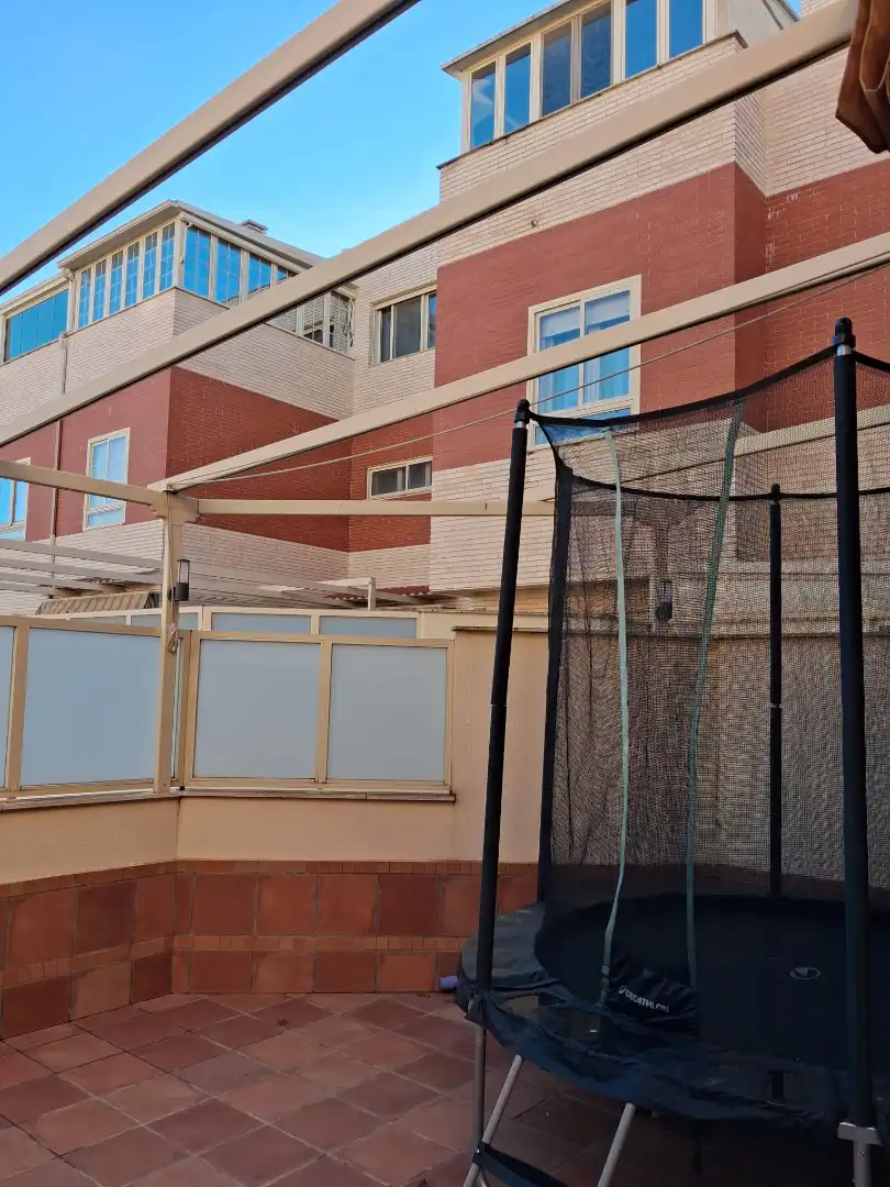 Außenansicht von Einfamilien-Reihenhaus zur Miete in Albacete mit Klimaanlage, Heizung und Parkett