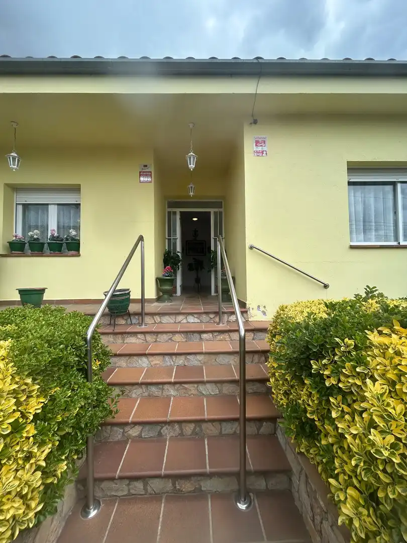 Casa amb jardí en venda a Santa Coloma de Farners, imagen 3