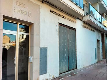 Local comercial en venda a RONDA ALZIRA 48