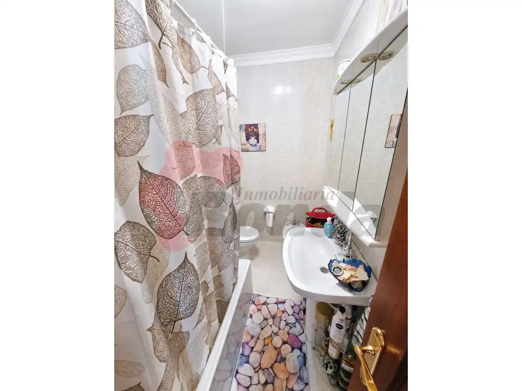 Schlafzimmer von Wohnung zum Verkauf in Lugo mit Möbliert