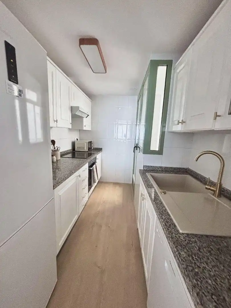 Cocina de Apartamento de alquiler en Alboraya con Aire acondicionado, Terraza y Amueblado