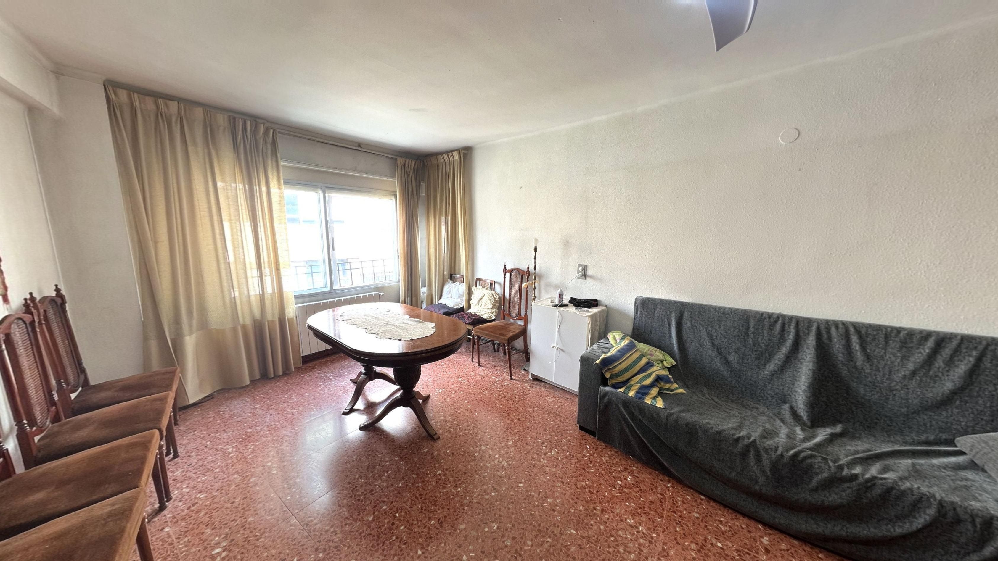 Living room of Flat for sale in Utiel  with Heating and Furnished