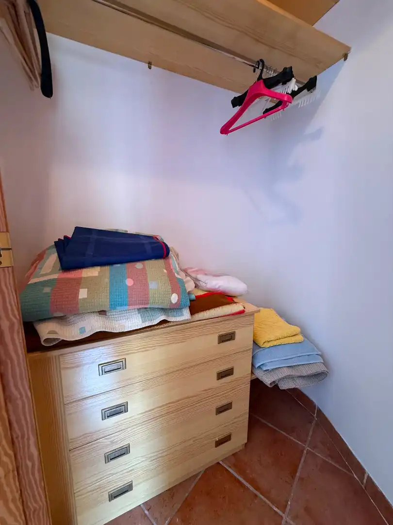 Dormitori de Casa adosada en venda en Cortes de Arenoso amb Calefacció, Moblat i Forn