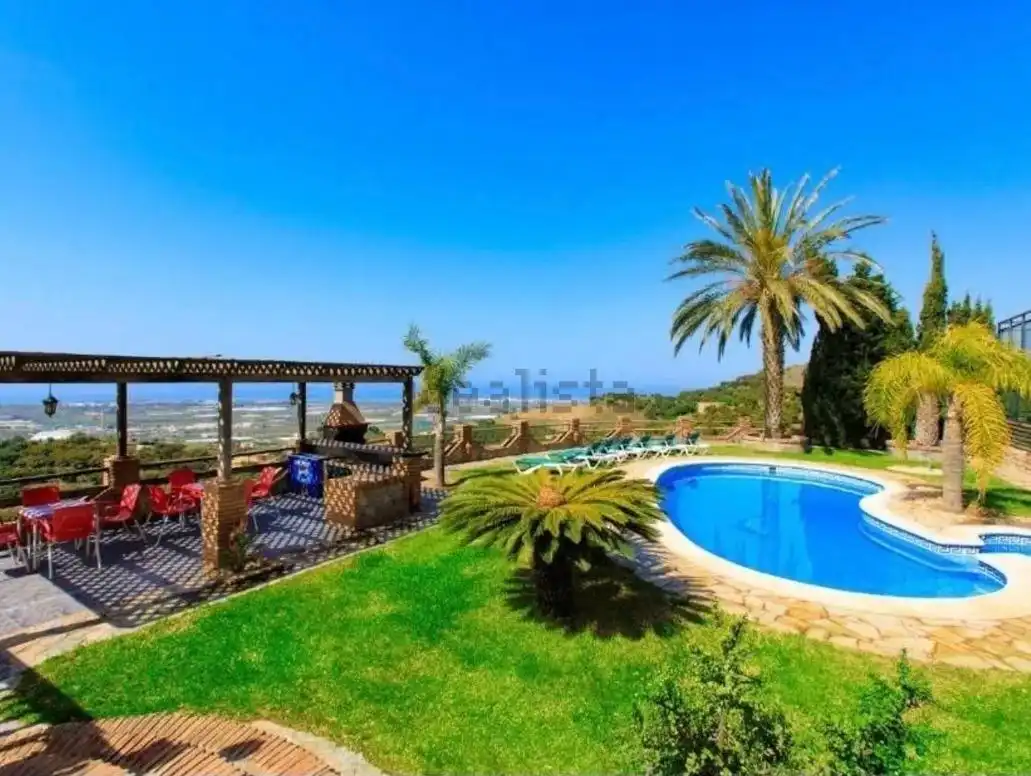 Jardí de Casa o xalet en venda en Motril amb Aire condicionat, Calefacció i Terrassa