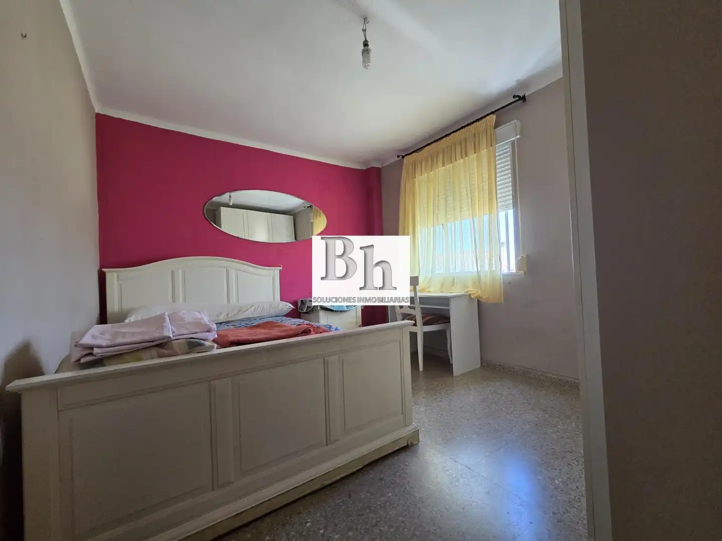 Habitación de Piso de alquiler en Málaga con Terraza y Amueblado