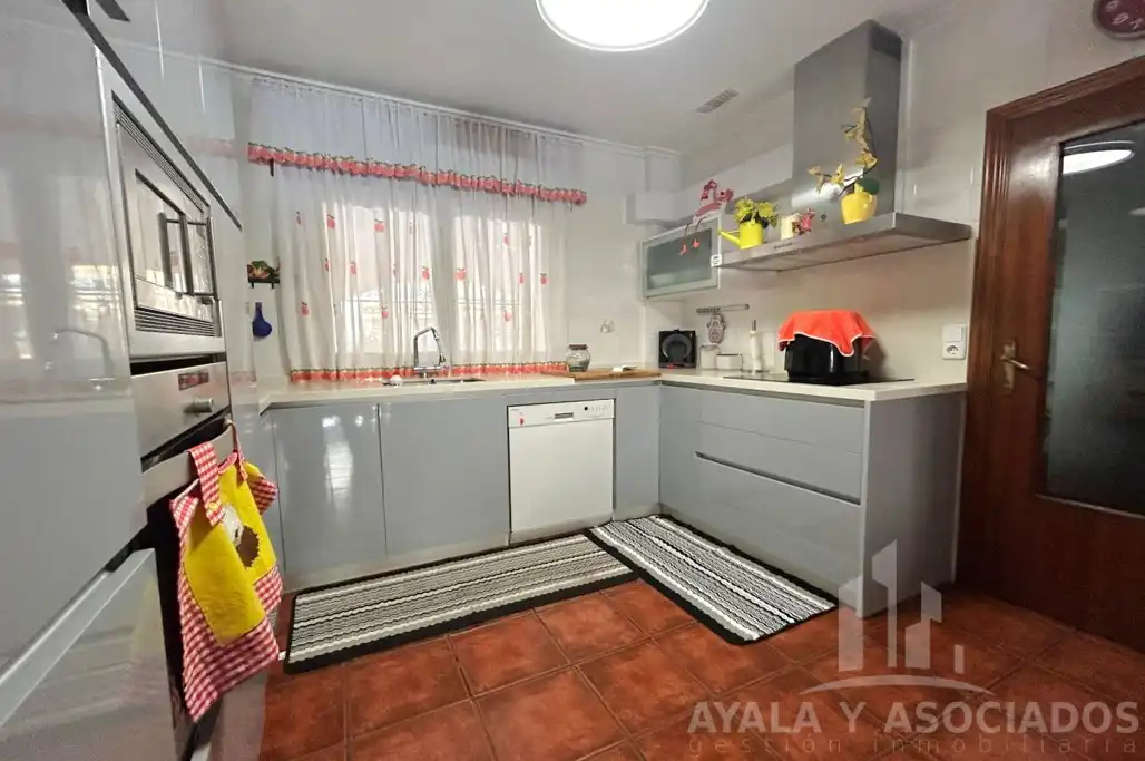 Casa adosada en venta en La Magdalena - Molinos Marfagones