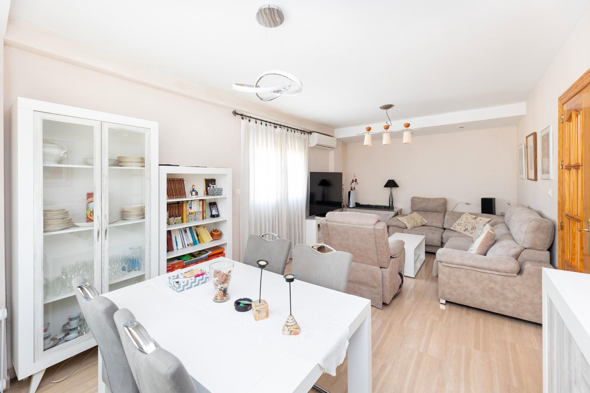 Living room of Single-family semi-detached for sale in Las Gabias  with Air Conditioner, Heating and Private garden