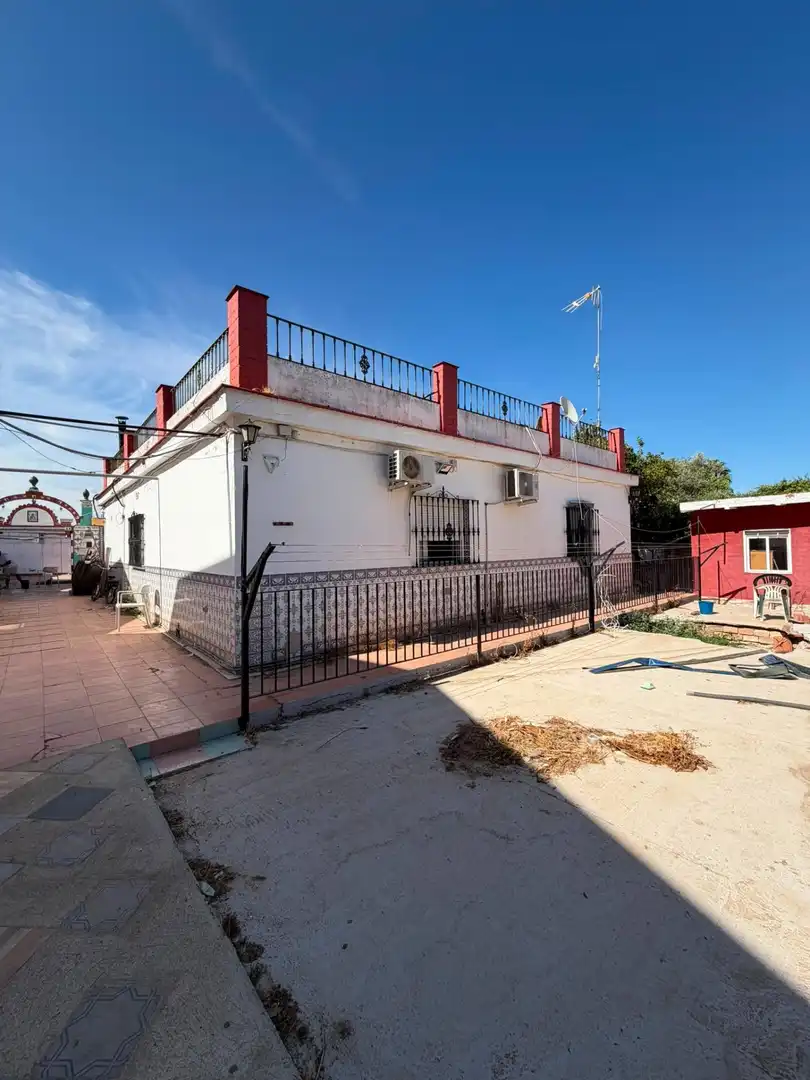 Vista exterior de Casa o chalet en venta en Utrera