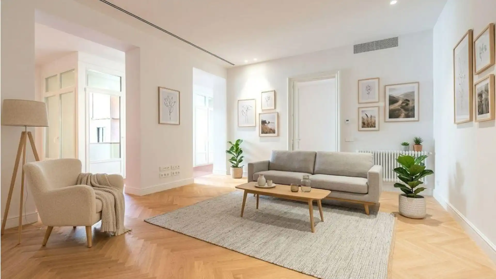 Living room of Flat for sale in  Barcelona Capital  with Heating, Terrace and Balcony