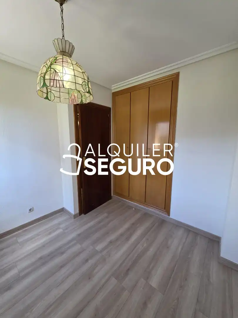 Schlafzimmer von Wohnung zur Miete in Burgos mit Heizung, Terrasse und Möbliert