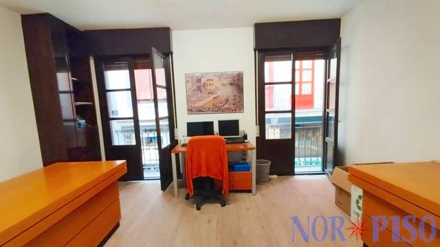 Oficina en Venta en Casco Viejo