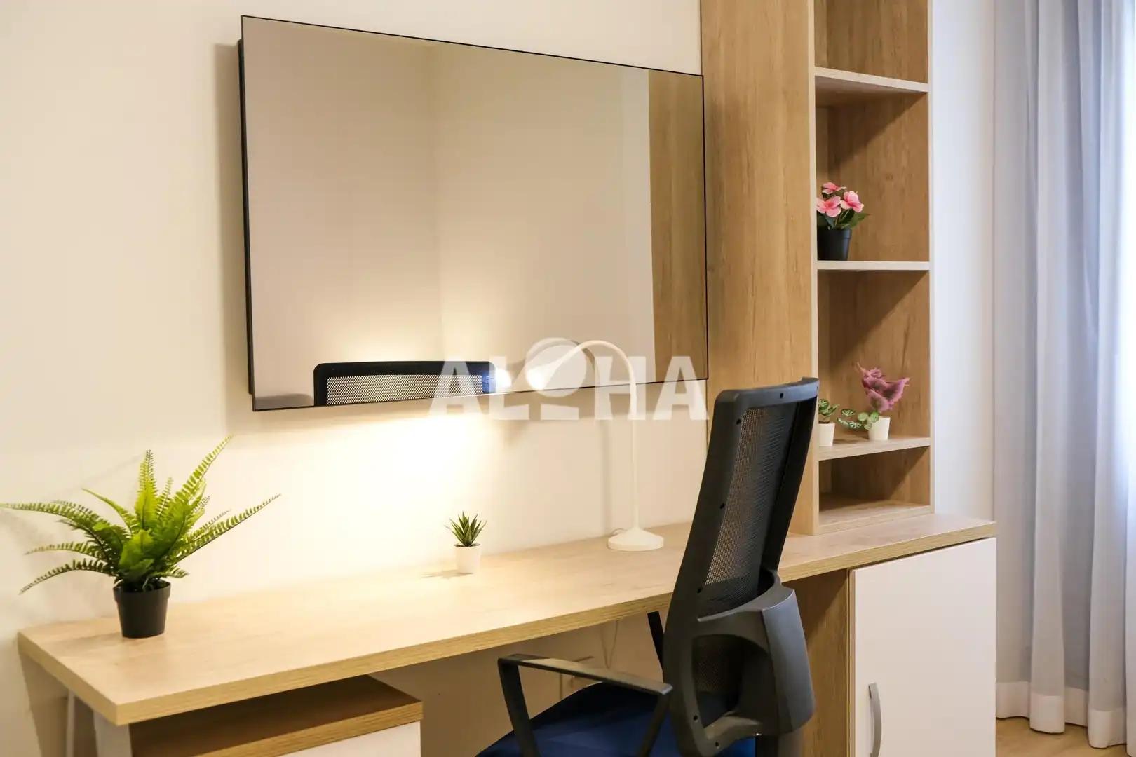 Bedroom of Flat for share in Alfara del Patriarca  with Air Conditioner