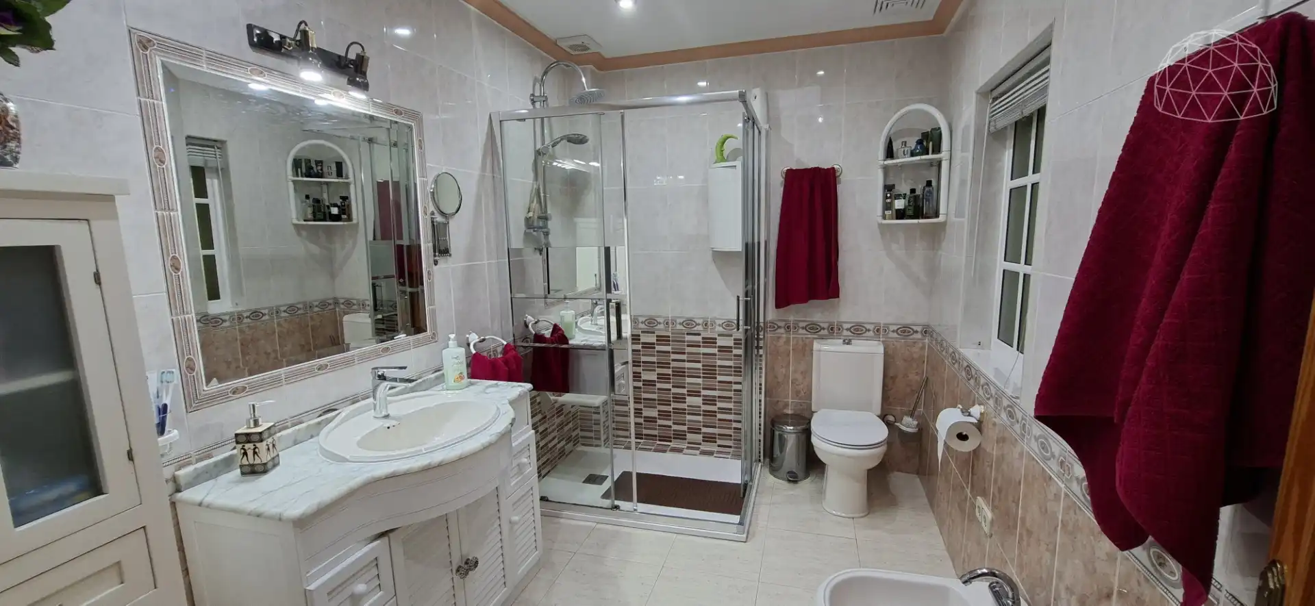 Badezimmer von Haus oder Chalet zum Verkauf in Sevilla mit Klimaanlage, Terrasse und Möbliert