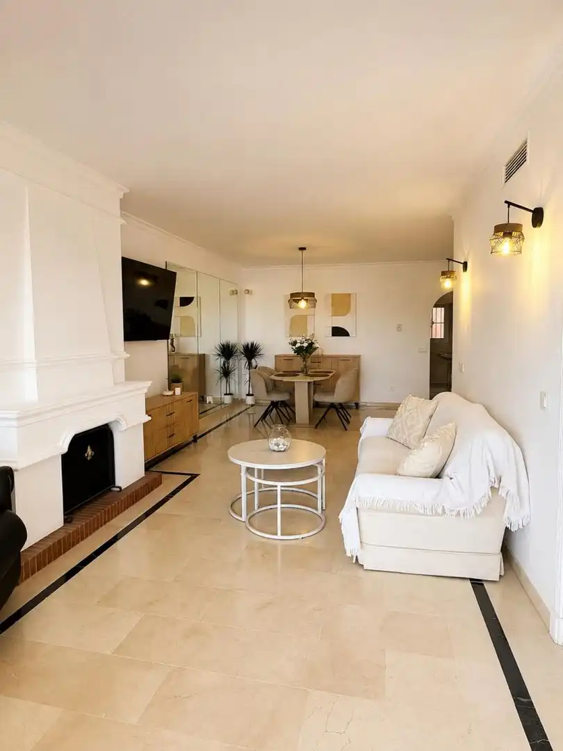 Sala d'estar de Apartament de lloguer en Nueva Andalucía