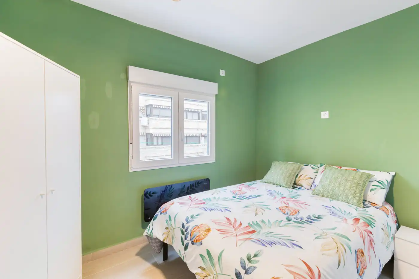 Schlafzimmer von Wohnung zur Miete in Madrid mit Klimaanlage, Heizung und Möbliert