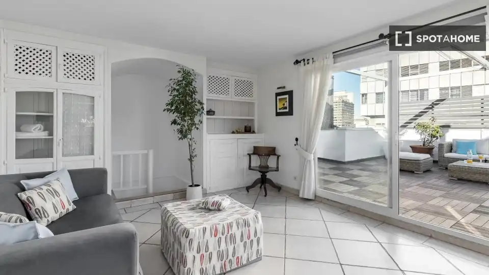 Appartamento con terrazza in affitto a Tetuán, imagen 4