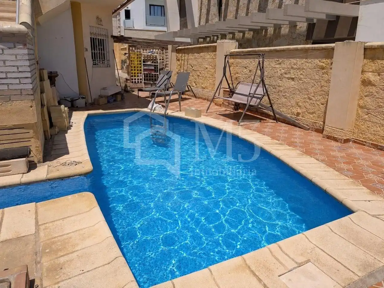 Casa con piscina en venta en Torre del Mar