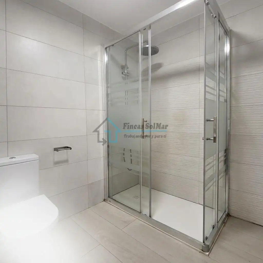 Bany de Apartament en venda en Castellón de la Plana / Castelló de la Plana amb Moblat i Balcó