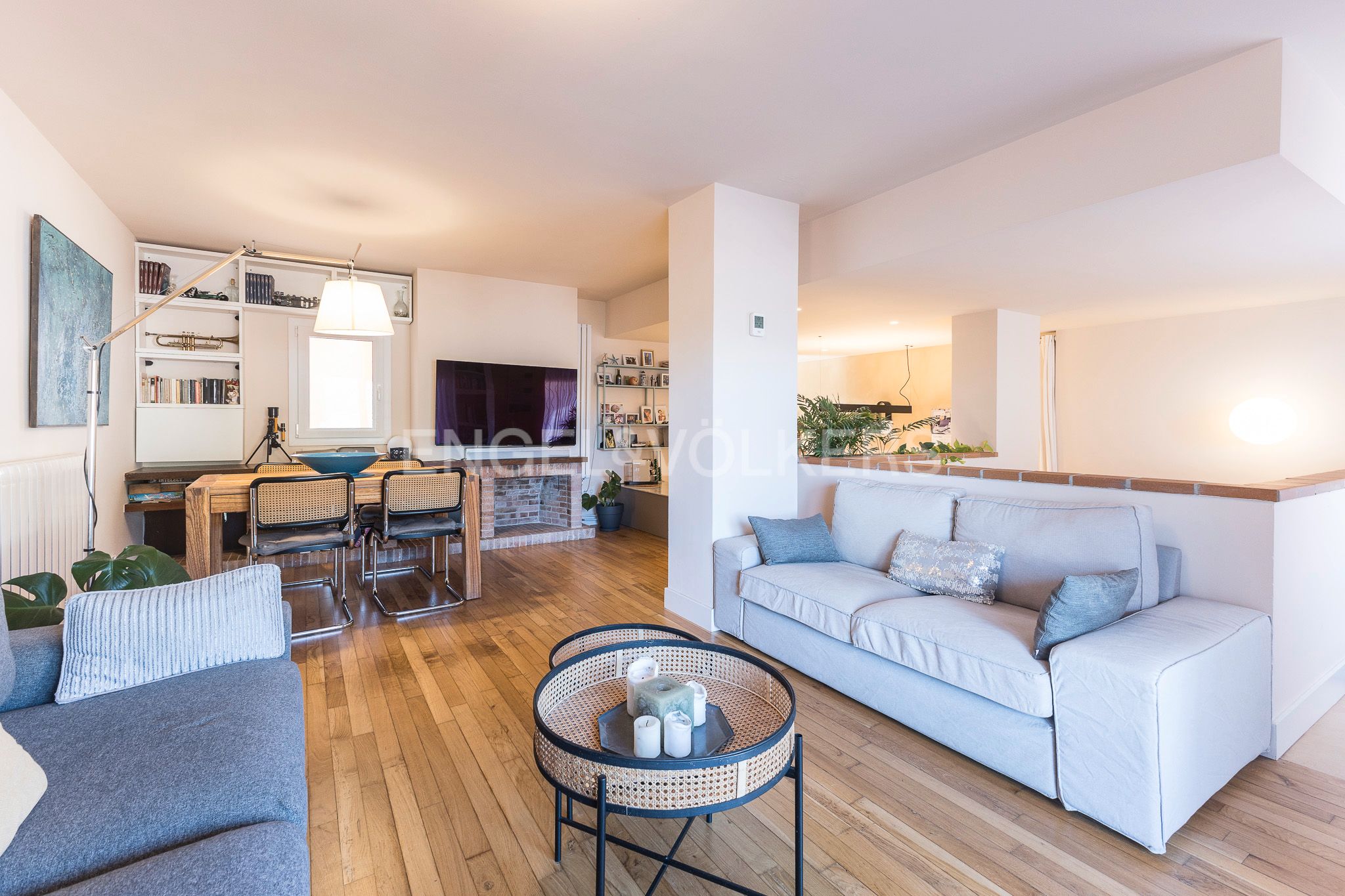 Sala d'estar de Dúplex en venda en  Barcelona Capital amb Calefacció, Parquet i Terrassa