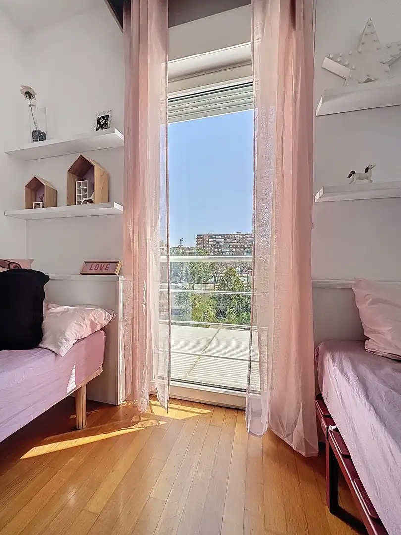 Schlafzimmer von Einfamilien-Reihenhaus zum Verkauf in Granada mit Klimaanlage, Privatgarten und Terrasse