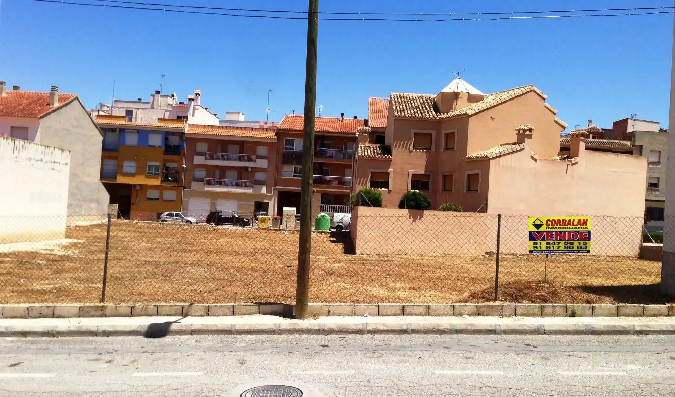Terreny residencial en venda a Calle Joan Miró 6