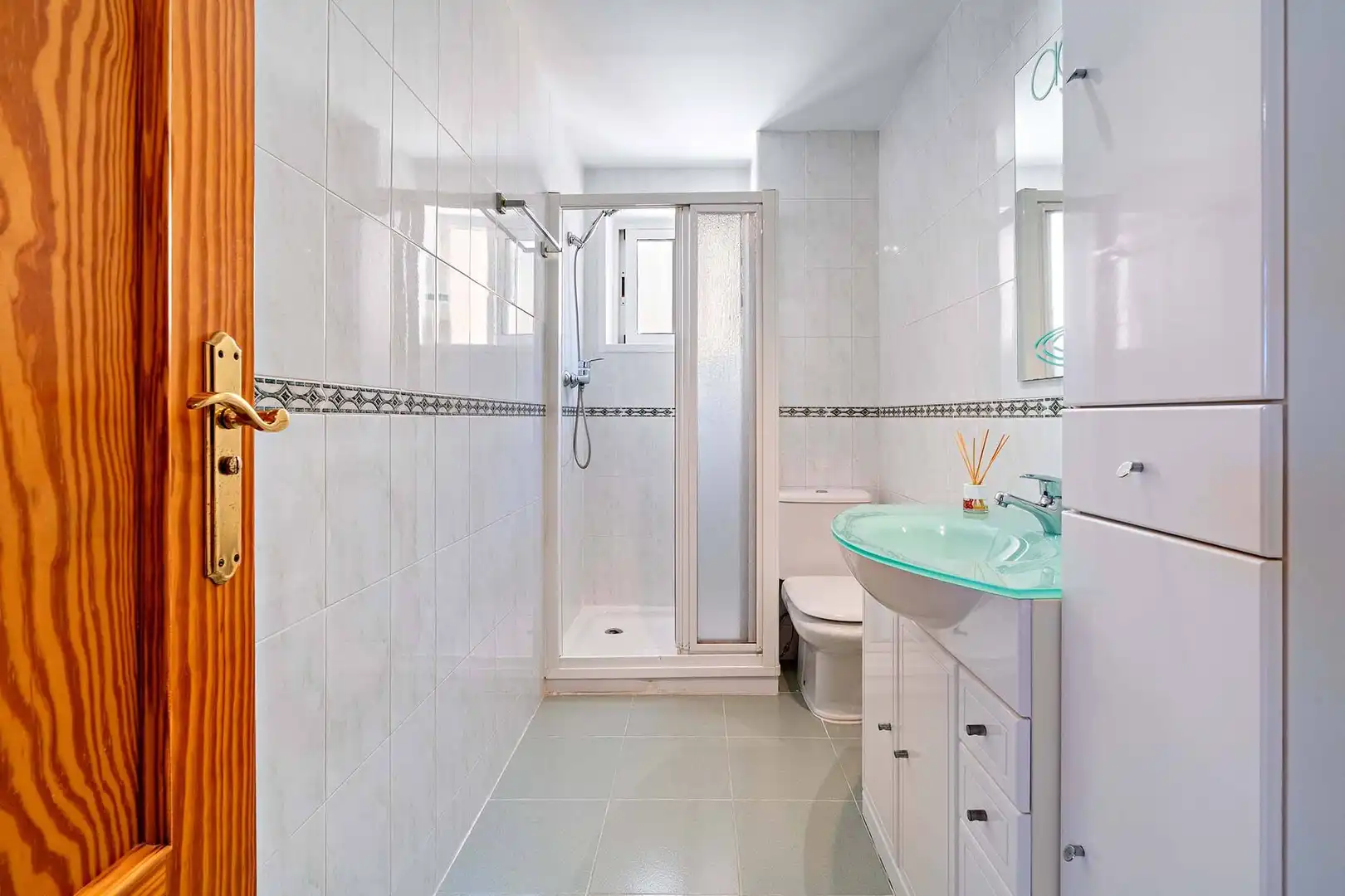 Bathroom of Flat for sale in Roquetas de Mar  with Air Conditioner, Parquet flooring and Terrace