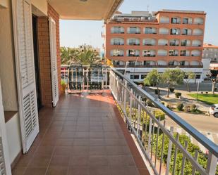 Exterior view of Apartment for sale in El Vendrell  with Air Conditioner, Terrace and Swimming Pool