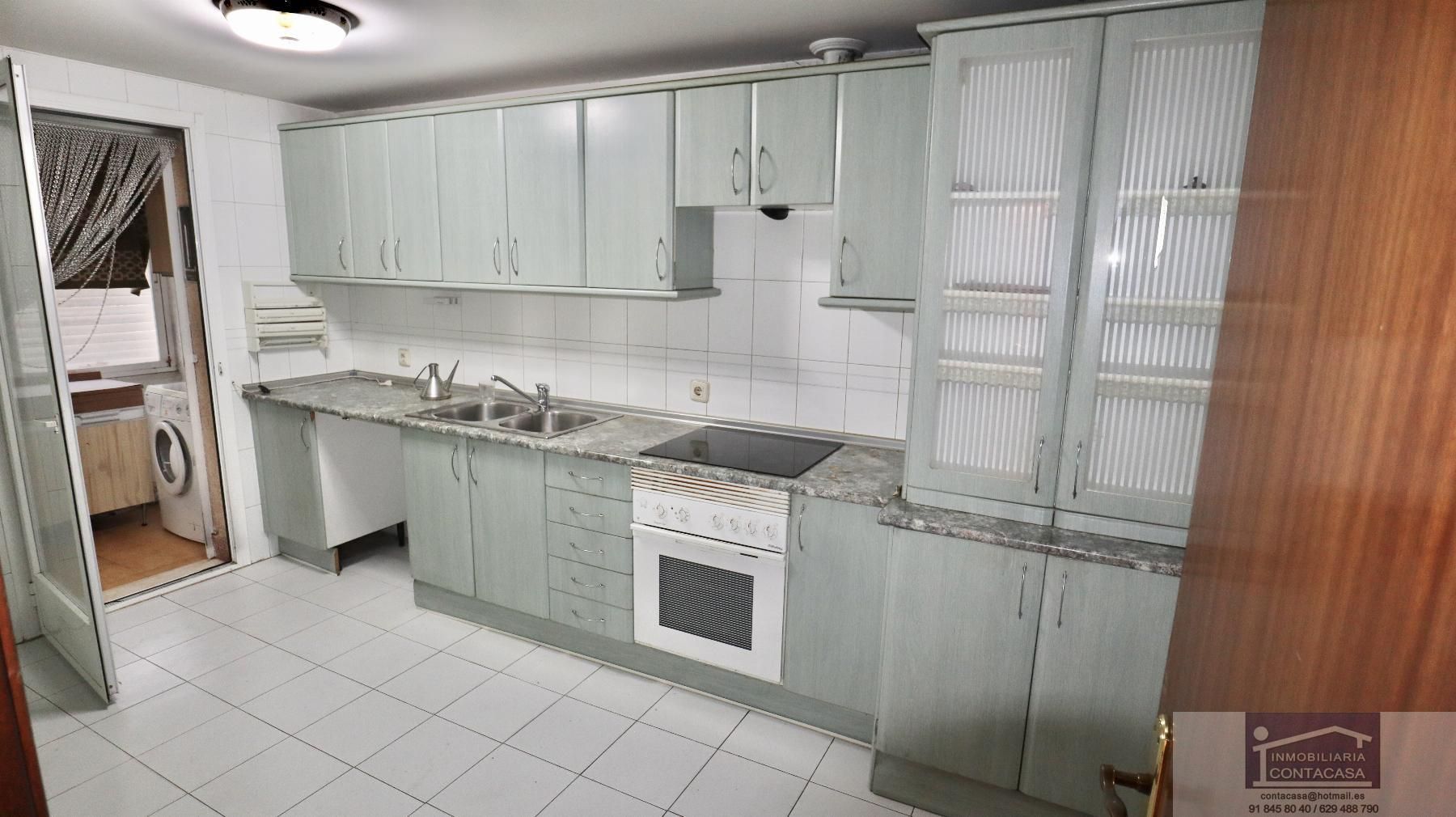 Cuina de Casa o xalet en venda en Colmenar Viejo amb Calefacció, Parquet i Terrassa