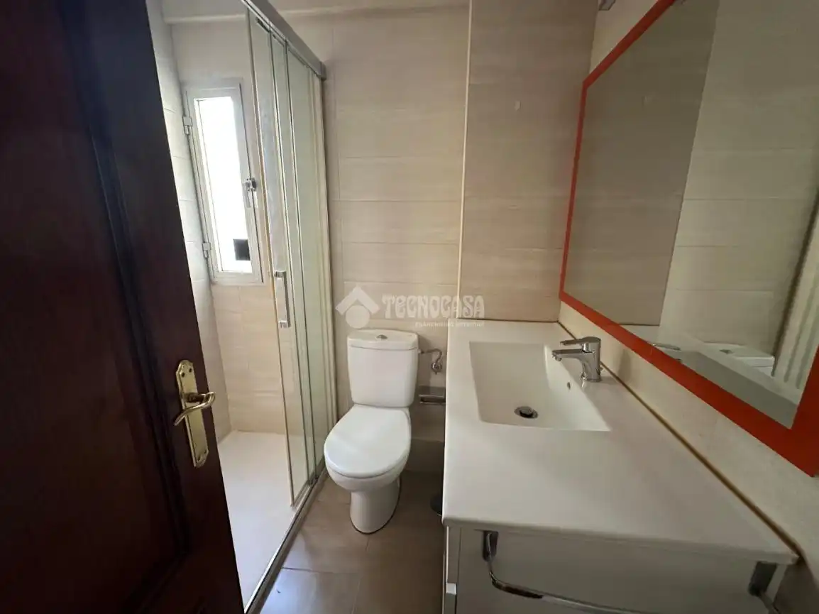 Bathroom of Flat for sale in Madrid  with Heating, Parquet flooring and Terrace