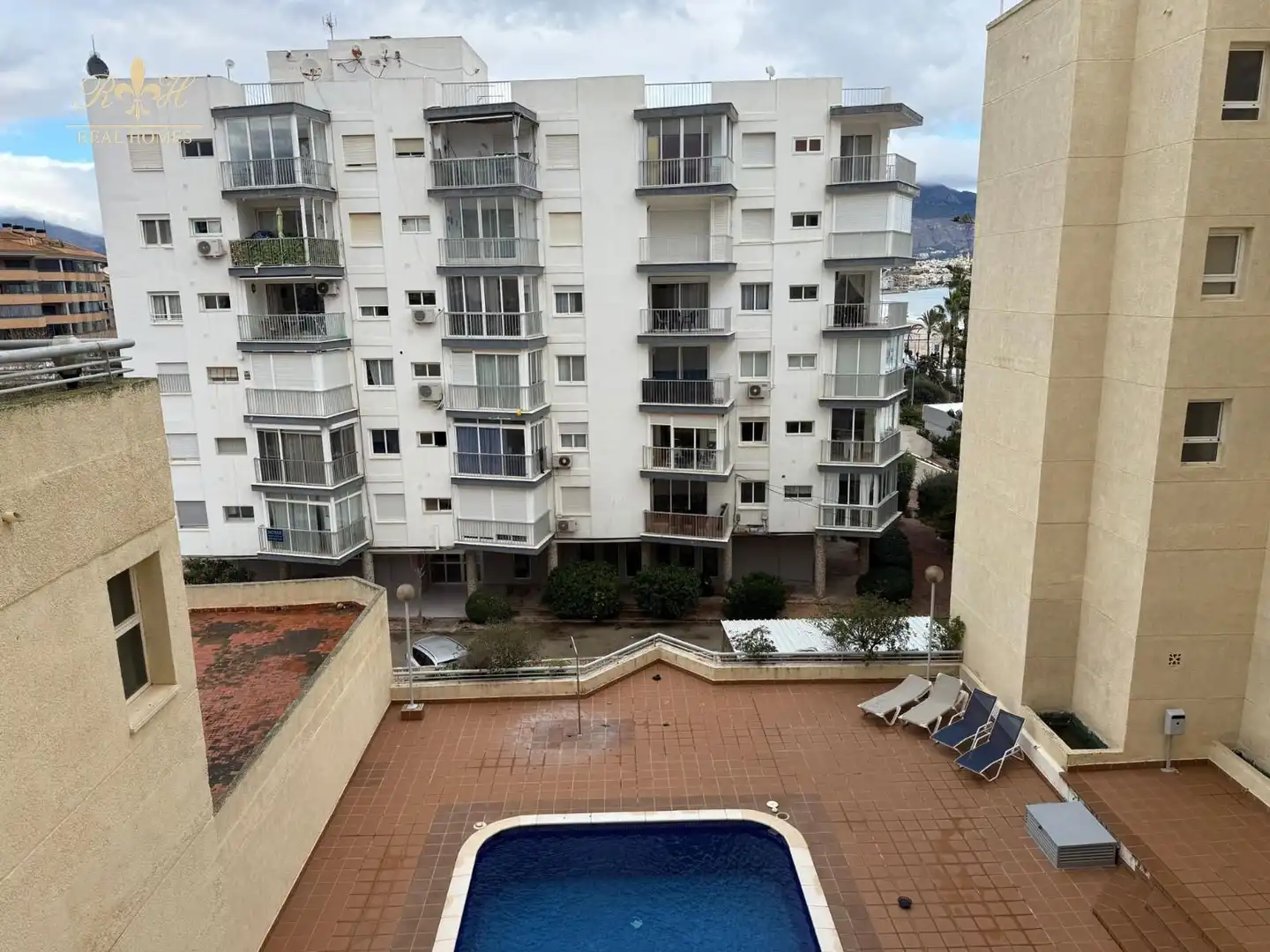 Schwimmbecken von Wohnung zur Miete in L'Alfàs del Pi mit Klimaanlage, Terrasse und Schwimmbad