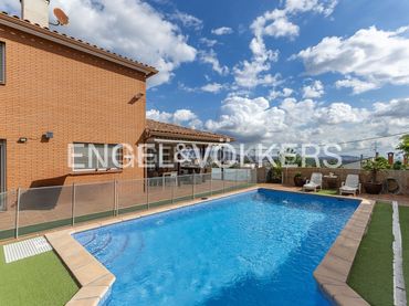 Casa con piscina en venta en Centre