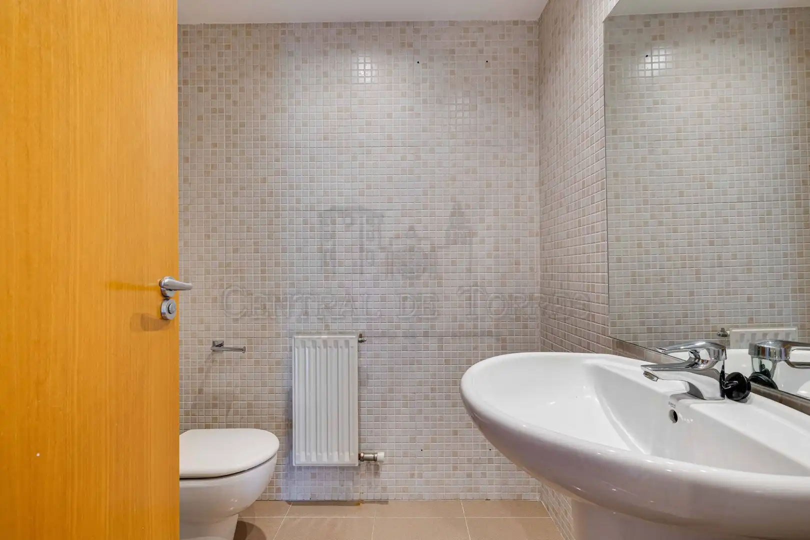 Bathroom of Flat for sale in Sant Cugat del Vallès  with Air Conditioner, Heating and Parquet flooring