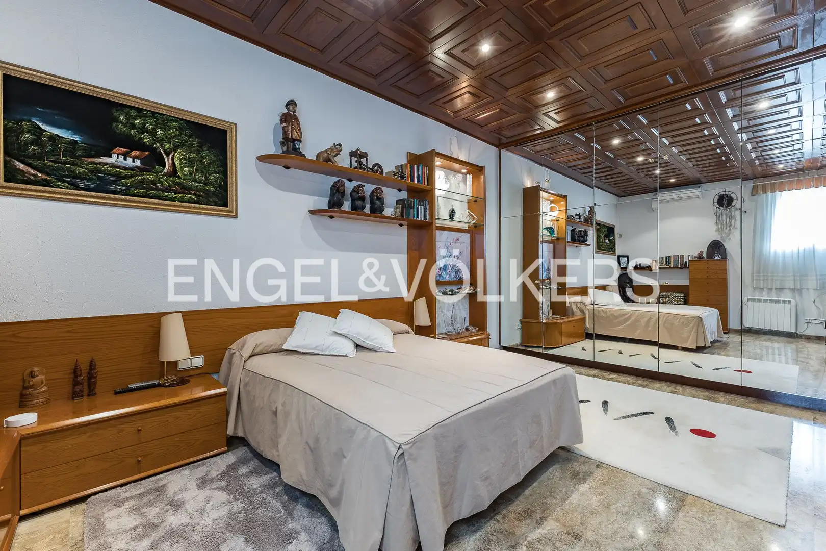 Schlafzimmer von Country house zum Verkauf in Barcelona mit Heizung, Parkett und Terrasse