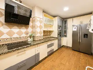 Cuina de Casa adosada en venda en Centro