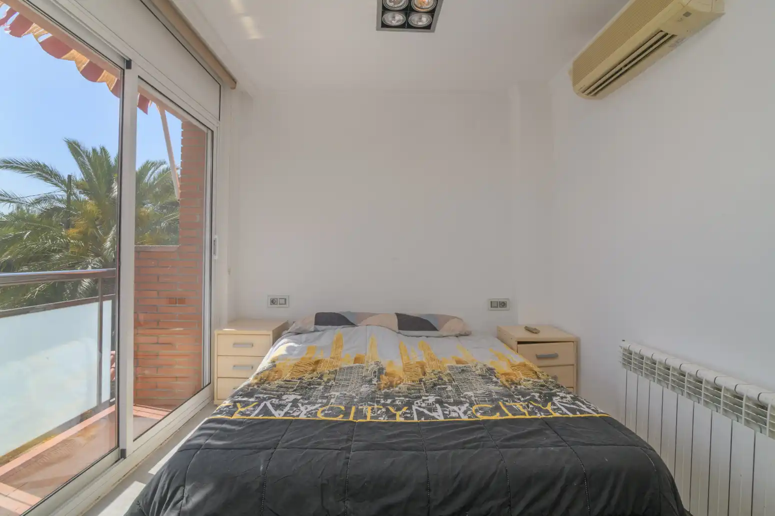 Dormitori de Casa o xalet en venda en Castelldefels amb Aire condicionat, Calefacció i Terrassa