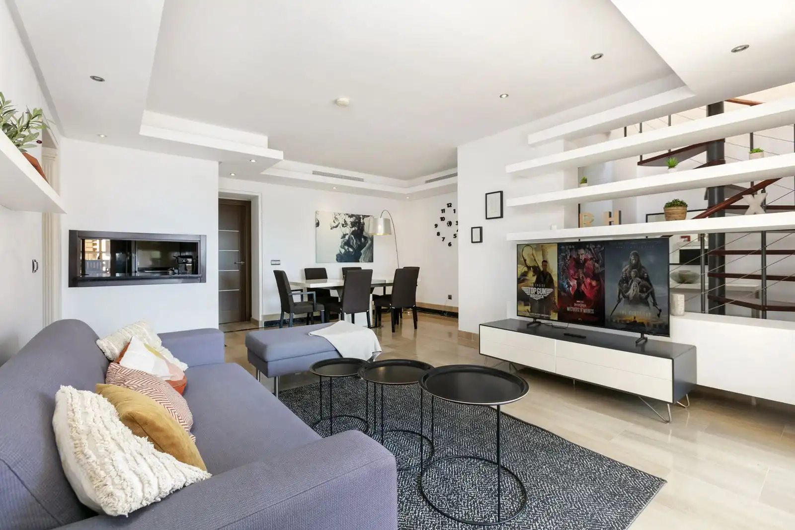 Sala d'estar de Dúplex en venda en Estepona amb Aire condicionat, Terrassa i Traster